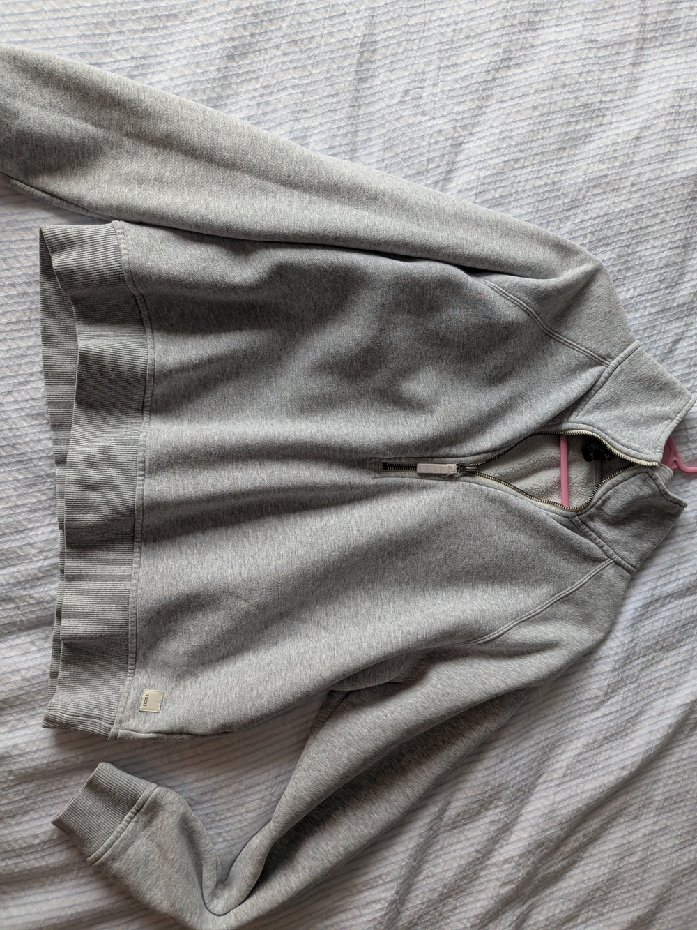 Vuori Women's Light Gray Quarter-Zip Pullover